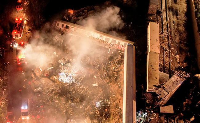 Greek PM Seeks Forgiveness From Victims' Families After Train Collision Kills 57