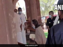 Budget Session: Sonia Gandhi Arrives In Parliament Budget Session: Sonia Gandhi Arrives In Parliament