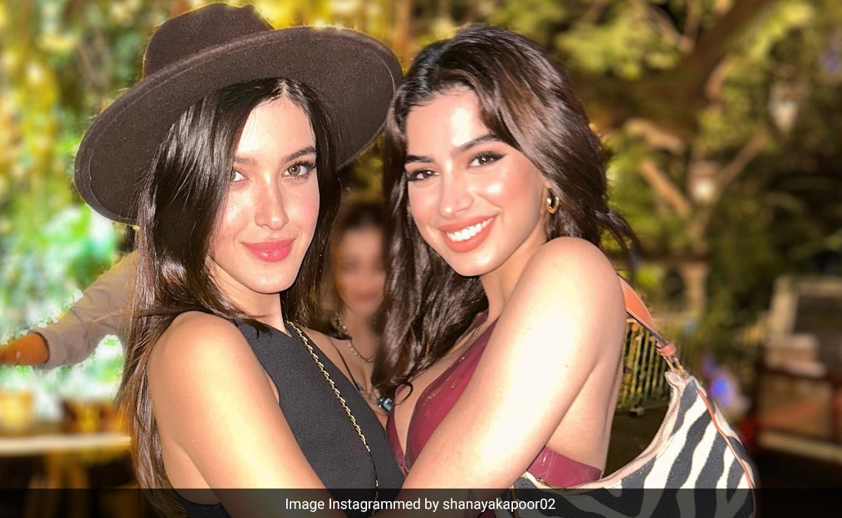 Shanaya And Khushi Kapoor Had This Much Fun At Tania Shroff's Birthday Bash. See Pics