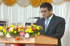 "कानूनी पेशे में महिलाओं के लिए समान अवसर पैदा करें": भारत के मुख्य न्यायाधीश "कानूनी पेशे में महिलाओं के लिए समान अवसर पैदा करें": भारत के मुख्य न्यायाधीश