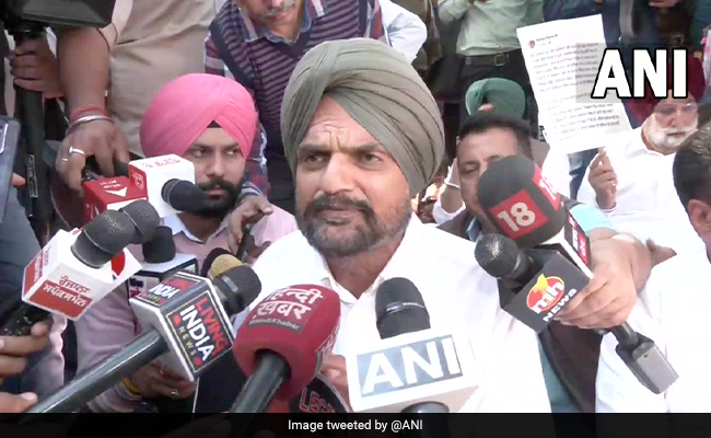 "Don't Name Lawrence Bishnoi": Sidhu Moosewala's Father Alleges Death Threat