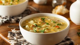 Relieve Sore Throat Pain Naturally: 8 Superfoods You Should Eat Today