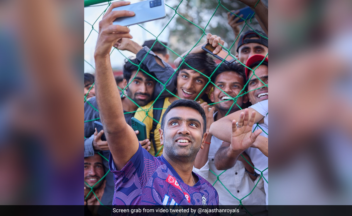 Watch: Rajasthan Royals Fans Sing <i>Jhalak Dikhla Ja</i> For Ravichandran Ashwin. Star Quips This