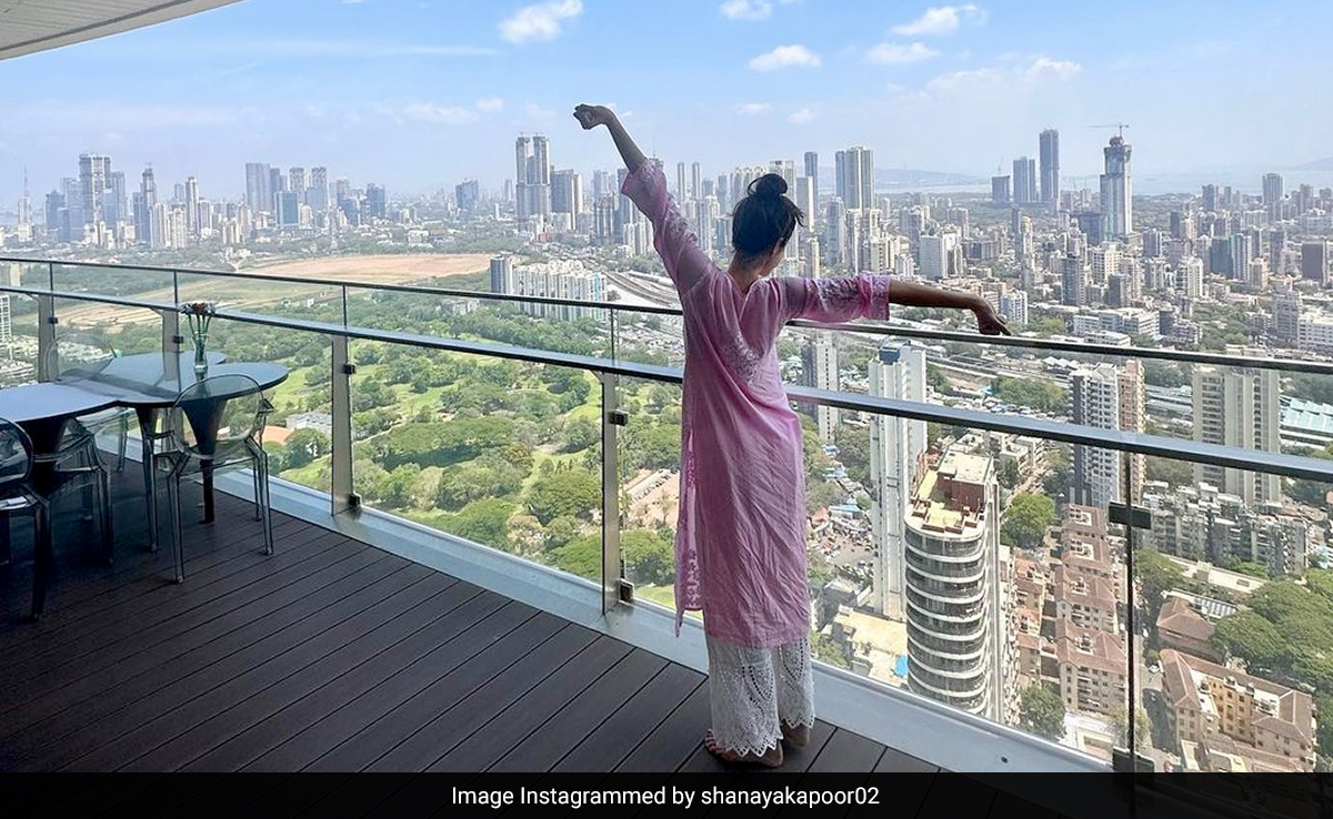 ''Good Morning Mumbai": Shanaya Kapoor Woke Up And Did This