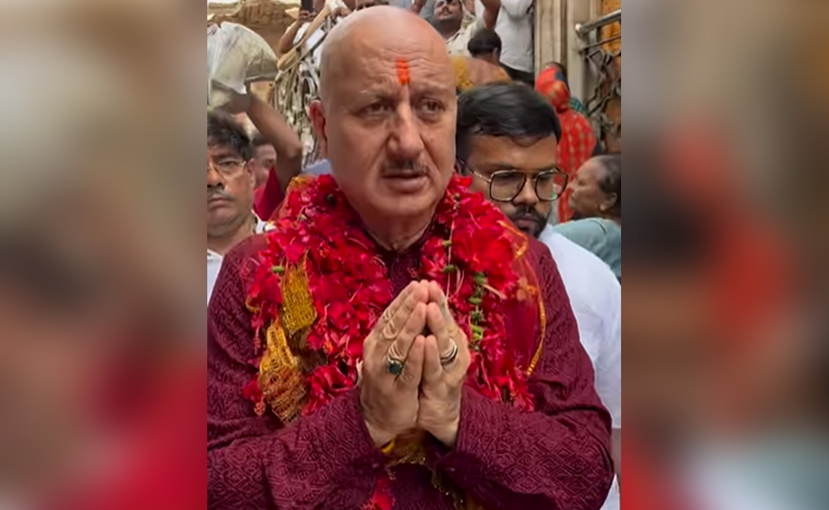 Anupam Kher Prays For Late Best Friend Satish Kaushik At Kolkata's Kalighat Temple