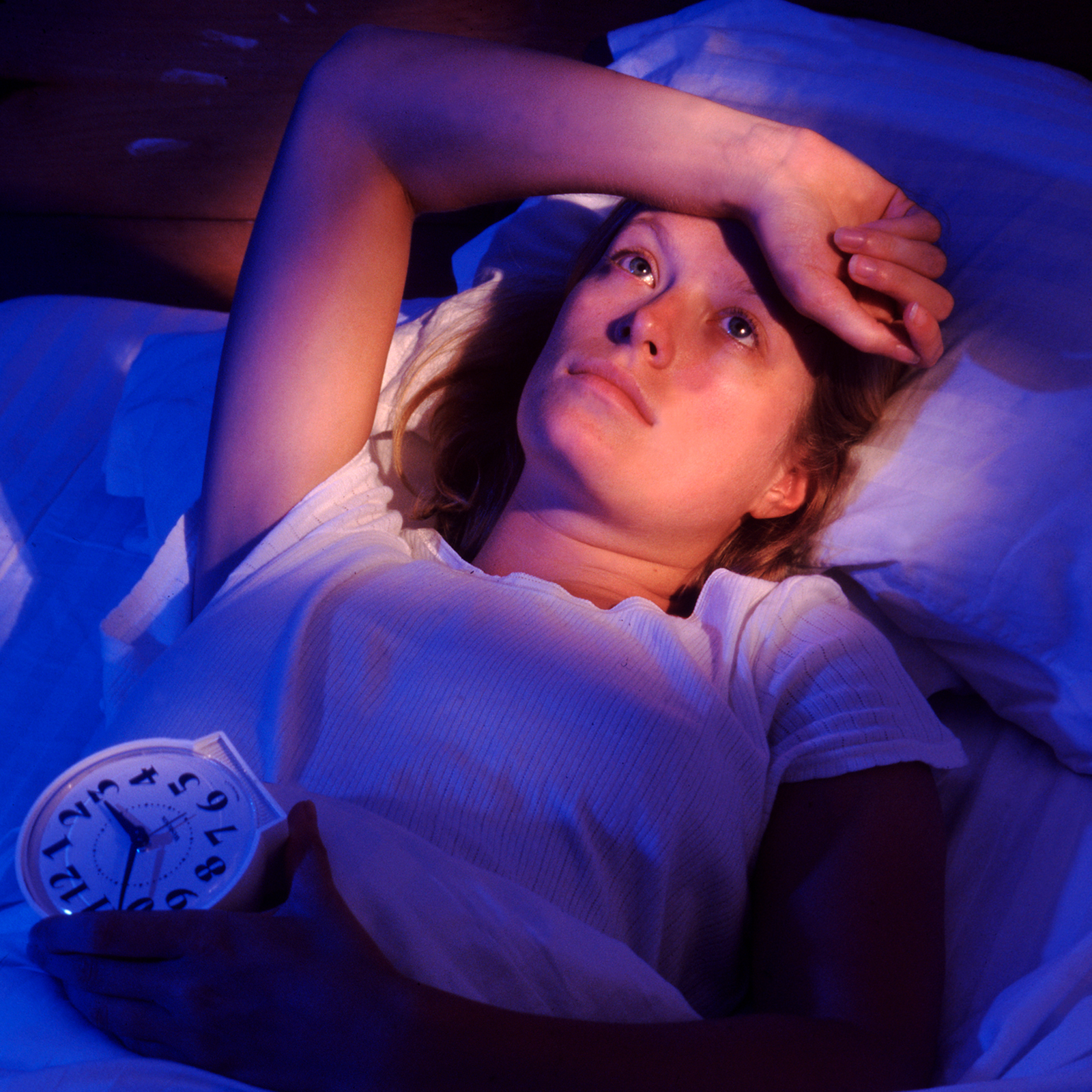 क्या आप भी बदलते रहते हैं रात भर करवट, तो करिए ये 3 आसन, झट से आ जाएगी नींद