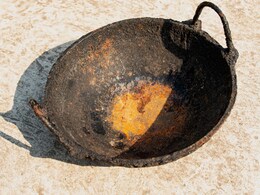 चाय की पत्ती के साथ इन चीजों को मिलाकर लोहे की कढ़ाई में बनाएं ये तेल, ऐसे काले होंगे बाल कि फिर नहीं लगानी पड़ेगी मेहँदी और कलर चाय की पत्ती के साथ इन चीजों को मिलाकर लोहे की कढ़ाई में बनाएं ये तेल, ऐसे काले होंगे बाल कि फिर नहीं लगानी पड़ेगी मेहँदी और कलर