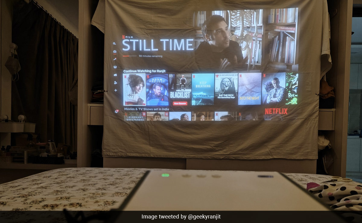 Projector Screen Made From A Bedsheet: Woman's Desi <i>'Jugaad'</i> Wins Hearts