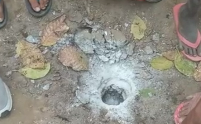 बिहार: गांव के लोग खेल रहे थे होली, अचानक गिरा तोप का गोला ; 3 लोगों की मौत