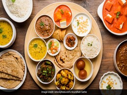 Navratri Special Thali: नवरात्रि में करते हैं सात्विक भोजन, तो इस तरह बनाएं बिना लहसुन-प्याज की थाली, मशहूर शेफ अजय ने शेयर की रेसिपी Navratri Special Thali: नवरात्रि में करते हैं सात्विक भोजन, तो इस तरह बनाएं बिना लहसुन-प्याज की थाली, मशहूर शेफ अजय ने शेयर की रेसिपी