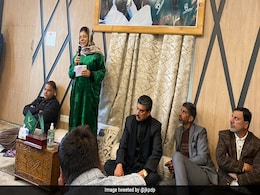 महबूबा मुफ्ती ने जम्मू-कश्मीर में शारदा देवी मंदिर खोले जाने का किया स्वागत महबूबा मुफ्ती ने जम्मू-कश्मीर में शारदा देवी मंदिर खोले जाने का किया स्वागत