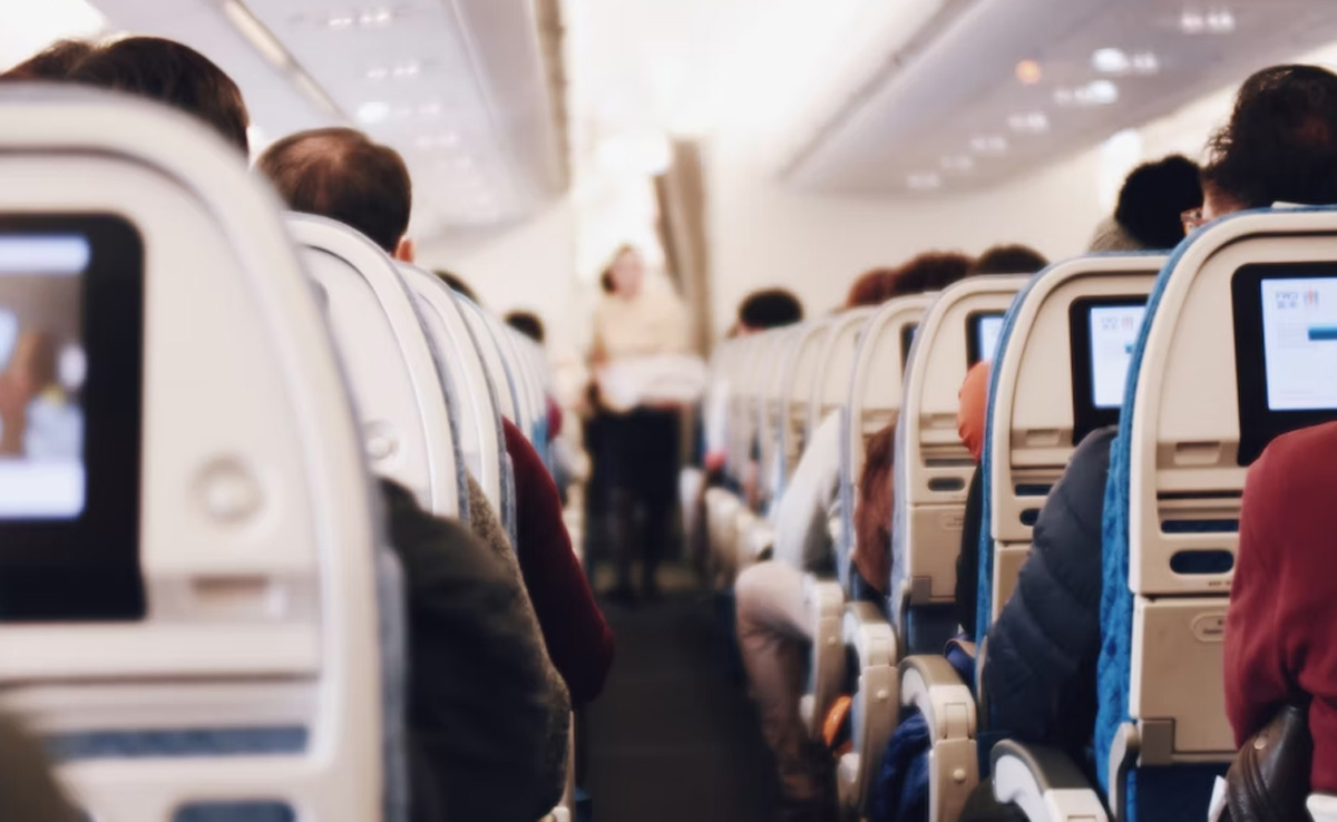 Plane Passenger Says Seatmate Refused To Stand So He Could Use Toilet, Internet Furious
