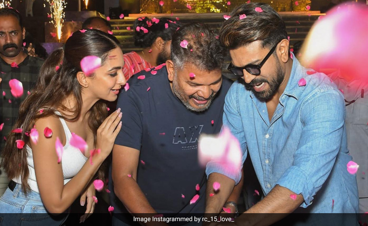 Viral: Inside Ram Charan's Pre-Birthday Celebrations With Kiara Advani, Prabhu Deva On <i>RC15</i> Set