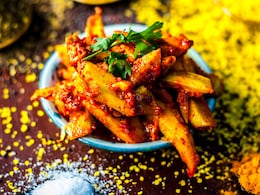 Instant Adrak Achar: अचार खाने के शौकीन हैं तो सिर्फ 10 मिनट में ऐसे बनाएं अदरक का स्वादिष्ट अचार Instant Adrak Achar: अचार खाने के शौकीन हैं तो सिर्फ 10 मिनट में ऐसे बनाएं अदरक का स्वादिष्ट अचार
