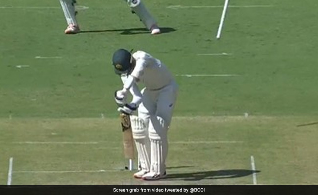 Video- शमी की गेंद बनी बुलेट, बल्लेबाज़ के उड़ा दिए होश, इतने फीट दूर जाकर गिरी स्टंप्स