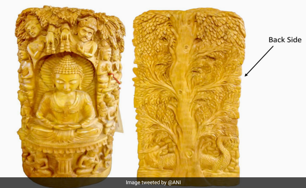 PM Modi Gifts Japan PM Sandalwood Lord Buddha Statue From Karnataka