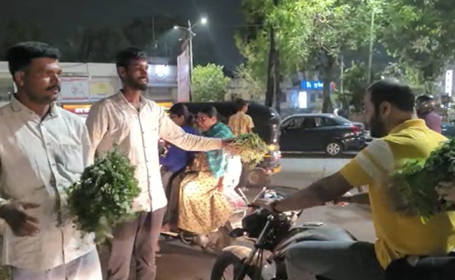 Upset Over Poor Price, Maharashtra Farmer Distributes Produce For Free