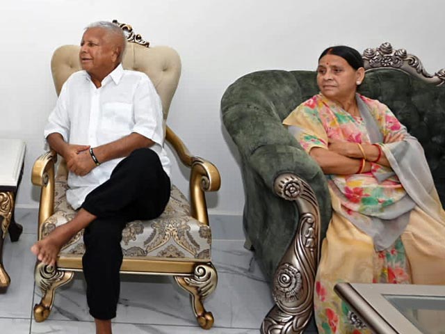 जमीन के बदले नौकरी घोटाले में लालू यादव और राबड़ी देवी को CBI कोर्ट से समन