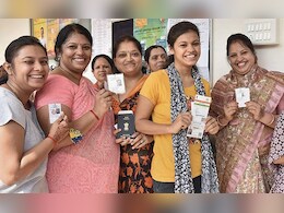Voter ID Card ही नहीं इन 13 दस्तावेजों को दिखाकर कर सकते हैं मतदान, 26 अप्रैल को दूसरे चरण की होगी वोटिंग Voter ID Card ही नहीं इन 13 दस्तावेजों को दिखाकर कर सकते हैं मतदान, 26 अप्रैल को दूसरे चरण की होगी वोटिंग