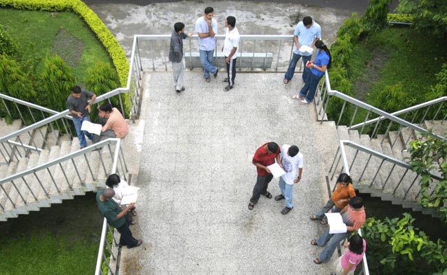 Accenture, Bain: Top Consulting Firms At IIM Calcutta For Final Placements