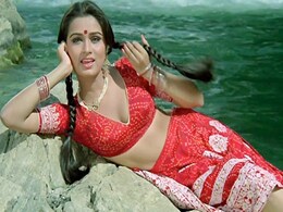 बेपनाह खूबसूरती की मिसाल पद्मिनी कोल्हापुरे आज भी दिखती हैं मासूम, कभी इस वजह से मिला था 'एडल्ट एक्ट्रेस' का टैग बेपनाह खूबसूरती की मिसाल पद्मिनी कोल्हापुरे आज भी दिखती हैं मासूम, कभी इस वजह से मिला था 'एडल्ट एक्ट्रेस' का टैग