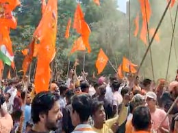 दिल्ली : जहांगीरपुरी में रोक के बावजूद रामनवमी पर निकाली गई शोभायात्रा दिल्ली : जहांगीरपुरी में रोक के बावजूद रामनवमी पर निकाली गई शोभायात्रा