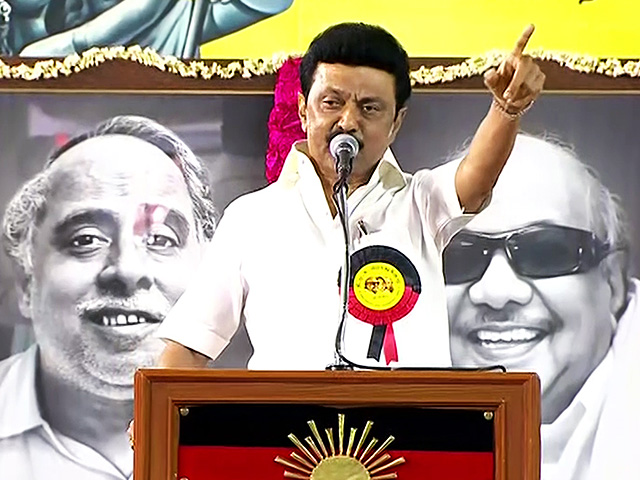 तमिलनाडु के मुख्यमंत्री स्टालिन ने प्रवासी श्रमिकों से की मुलाकात