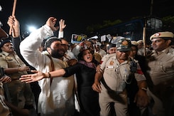 Delhi Police Crack Down On Congress Protest At Red Fort, Leaders Detained Delhi Police Crack Down On Congress Protest At Red Fort, Leaders Detained