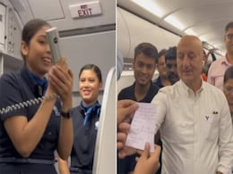 Flight में ऐसा मिला सम्मान कि खुशी से फूले नहीं समाए Anupam Kher, Video शेयर कर खुशी की जाहिर Flight में ऐसा मिला सम्मान कि खुशी से फूले नहीं समाए Anupam Kher, Video शेयर कर खुशी की जाहिर