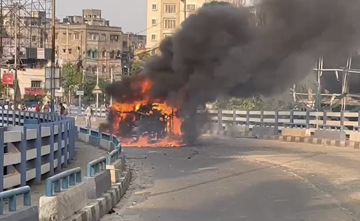 Arson, Road Blockades In Kolkata After Girl, 7, Found Dead In A Sack