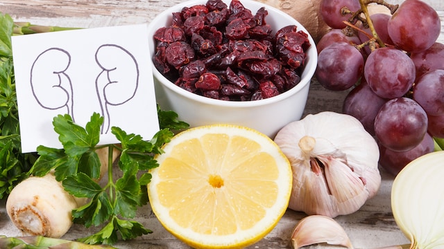 Add these desi superfoods packed with nutrients to your diet today to improve your kidney health