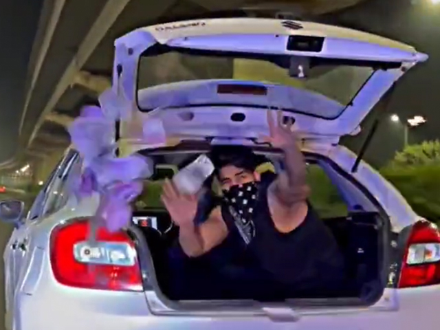 गुरुग्राम की सड़कों पर करेंसी नोट उड़ाता दिखा यूट्यूबर गिरफ़्तार