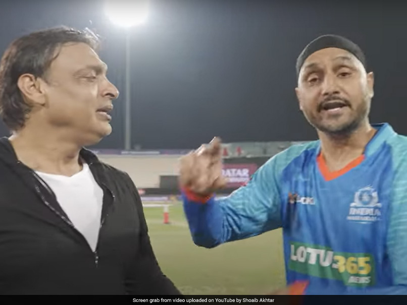 Harbhajan ने 'बदतमीजी' की थी, Shoaib Akhtar ने भज्जी को लेकर किया खुलासा- VIDEO