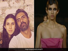 अर्जुन रामपाल की बेटी मायरा बनीं मॉडल, पापा ने शेयर की रैंप वॉक की PHOTO तो लोग बोले-मम्मी जैसी अर्जुन रामपाल की बेटी मायरा बनीं मॉडल, पापा ने शेयर की रैंप वॉक की PHOTO तो लोग बोले-मम्मी जैसी