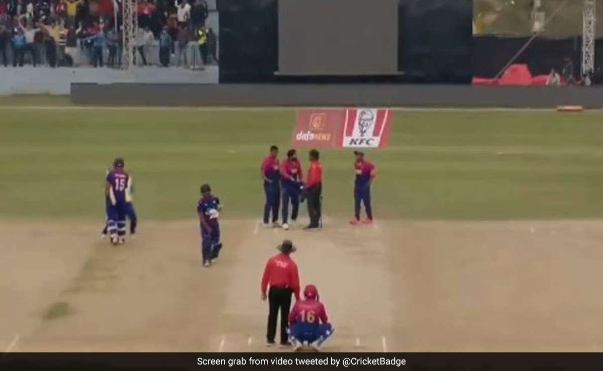 ' डकवर्थ लुईस नियम' ने UAE से ऐसे छीन ली जीत, नेपाल ने वर्ल्ड कप क्वालीफायर के लिए किया क्वालीफाई