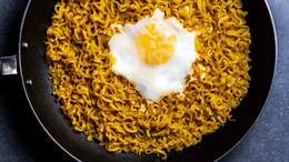 This Maggi Recipe Is Breaking The Internet - No-Cheese Cheesy Maggi!