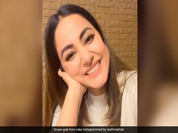 हिना खान ने बताया अपने फेवरेट क्रिकेटर का नाम, लेकिन इस सवाल ने खोल दी पोल, देखें मजेदार VIDEO हिना खान ने बताया अपने फेवरेट क्रिकेटर का नाम, लेकिन इस सवाल ने खोल दी पोल, देखें मजेदार VIDEO