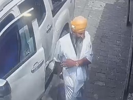 पुलिस को चकमा देने के लिए अमृतपाल सिंह ने जोगा को दे दिया था मोबाइल, सामने आया CCTV फुटेज पुलिस को चकमा देने के लिए अमृतपाल सिंह ने जोगा को दे दिया था मोबाइल, सामने आया CCTV फुटेज