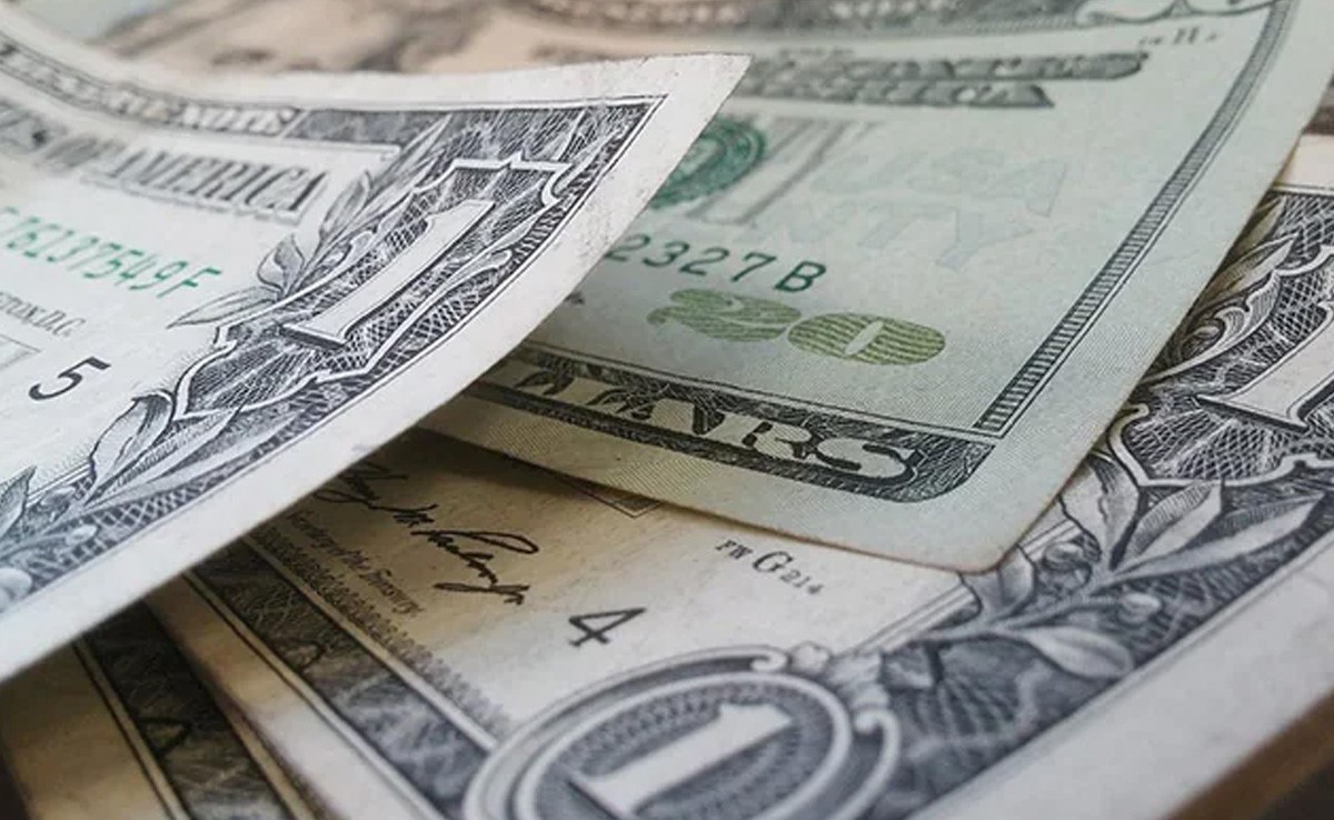 बैंकों पर आए भीषण संकट के बीच कैसे सुरक्षित रख सकते हैं अपना पैसा