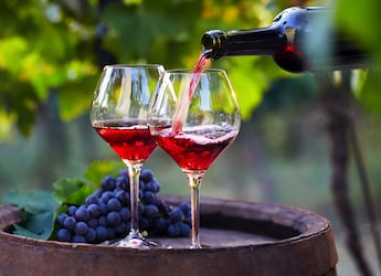 Order Wine Like A Pro - Avoid These 3 Rookie Mistakes At A Restaurant Order Wine Like A Pro - Avoid These 3 Rookie Mistakes At A Restaurant