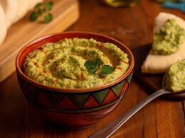 Tired Of The Same Old Hummus? Try This Refreshing Green Pea And Mint Twist!