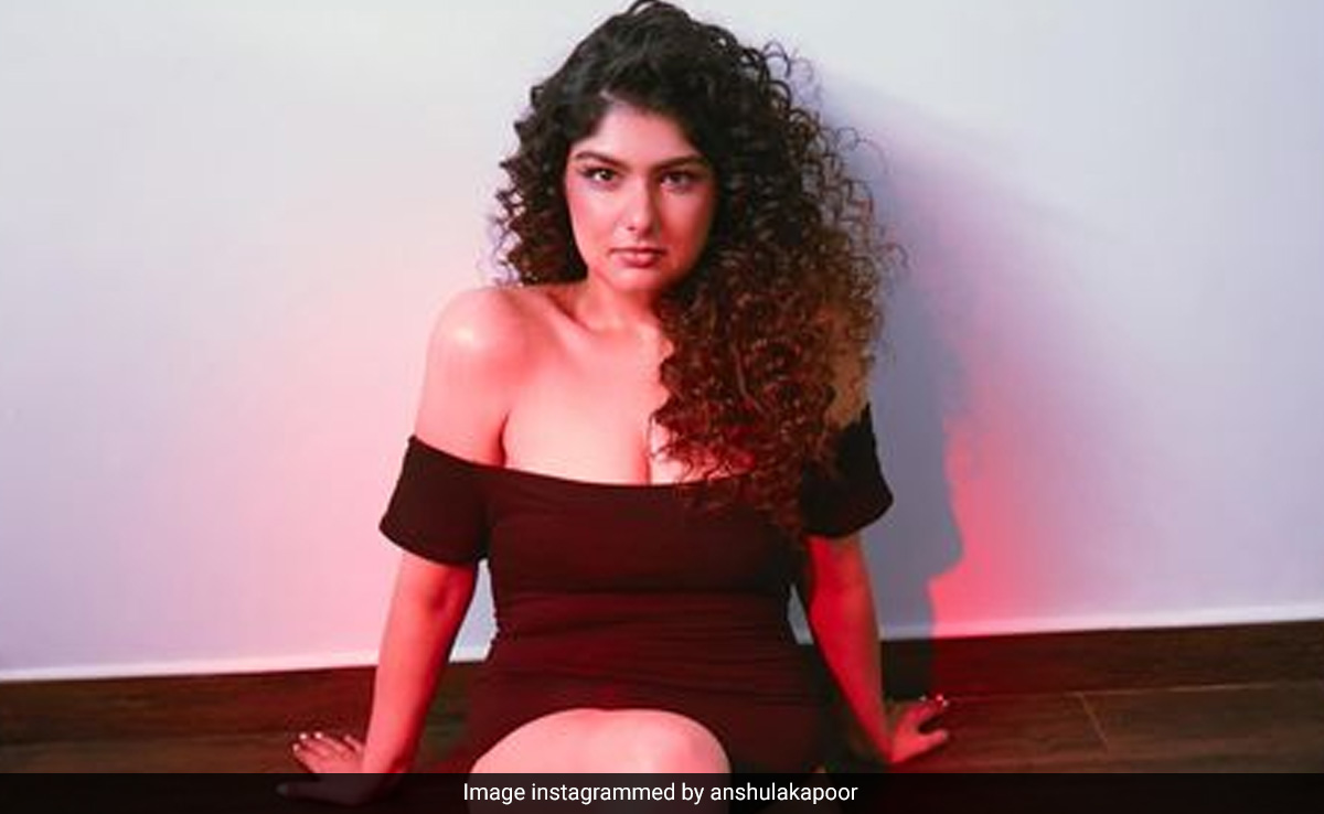 Anshula Kapoor's Post On Body Positivity Gets The Biggest Shout Out From Sisters Janhvi And Khushi