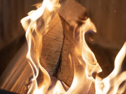 छत्तीसगढ़ : "झाड़-फूंक" के लिए आई बच्ची के मुंह में ठूंसी जलती लकड़ी, आश्रम छोड़ गए थे परिजन छत्तीसगढ़ : "झाड़-फूंक" के लिए आई बच्ची के मुंह में ठूंसी जलती लकड़ी, आश्रम छोड़ गए थे परिजन