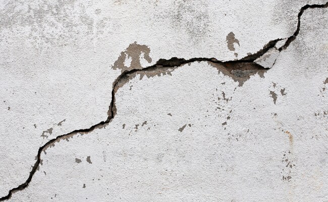 120 People Evacuated After Building's Pillars Develop Cracks Near Mumbai