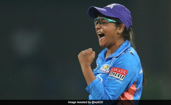 WPL 2023: Saika Ishaque ने ऐसे गेंद घुमाई, बल्लेबाज़ के पल्ले कुछ ना आई, तीन विकेट लेकर बनी 'प्लेयर ऑफ द मैच'