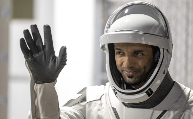 ''<i>Assalamualaikum</i>'': UAE Astronaut Sultan AlNeyadi Addresses The World From Spacecraft