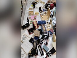 Cash, Jewellery Worth Over 6 Crores Seized in Nagpur Investment Fraud Case Cash, Jewellery Worth Over 6 Crores Seized in Nagpur Investment Fraud Case