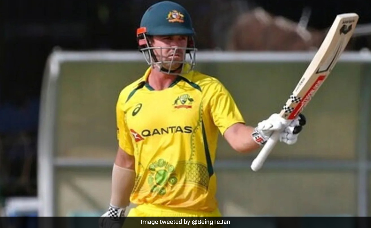 IND vs AUS 2nd ODI: Travis Head की धमाकेदार बल्लेबाज़ी, Siraj के एक ही ओवर में लगा डाले 4 चौके