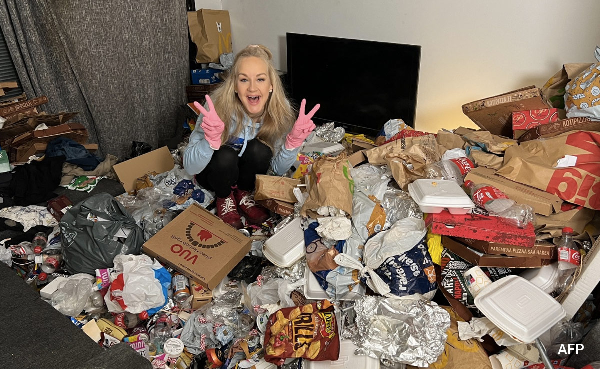 "I Love Cleaning, I Love Dirt": Cleanfluencers Sweep TikTok