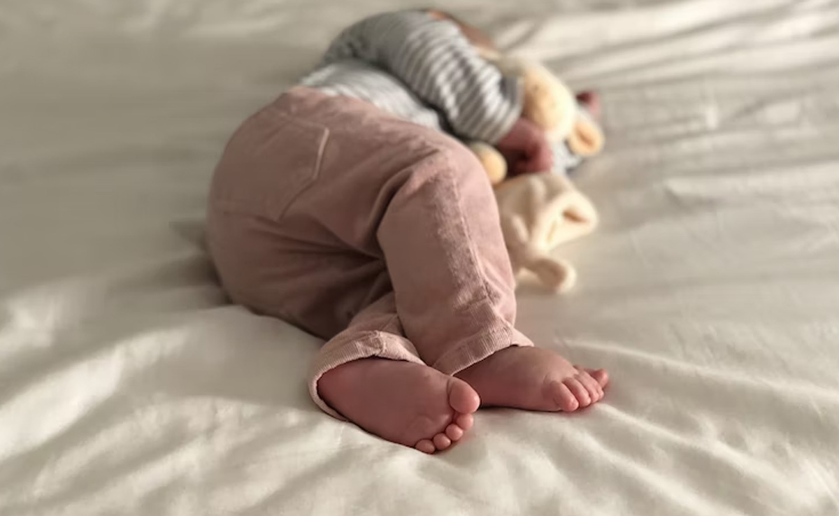 रात को सोते समय उत्तर दिशा में पैर करके सोते हैं आप, तो जान लीजिए क्या होता है फिर